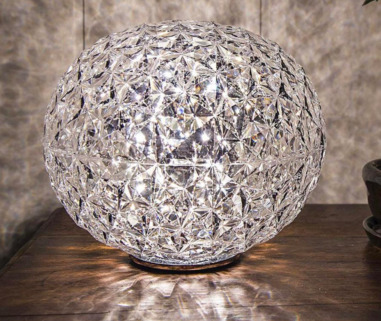 Kartell Mini planet plug version